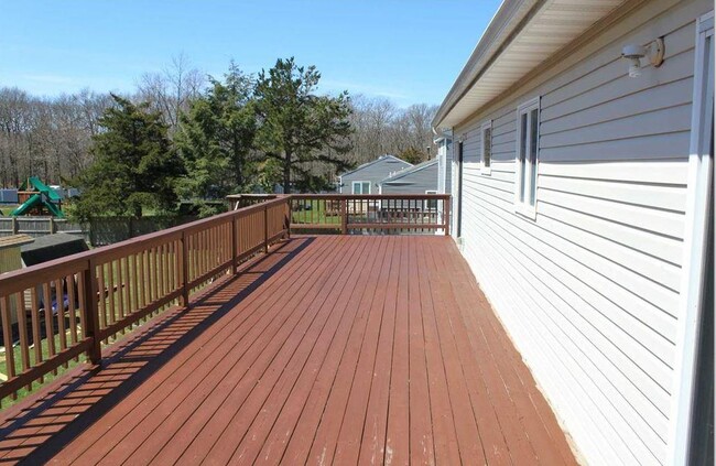 Building Photo - 3 Pinetree Ct