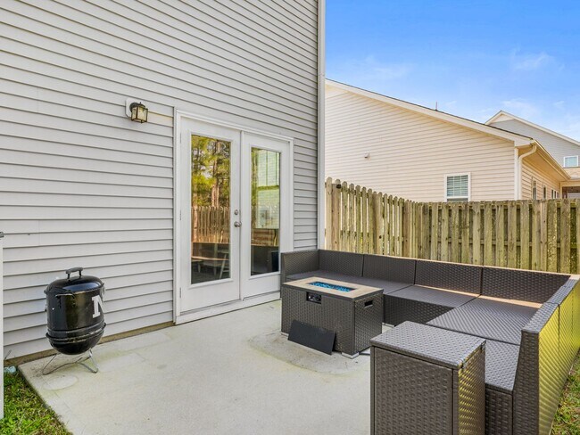 Building Photo - Neighborhoods of Holly Ridge