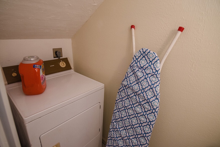 Building Photo - 5277 Main St