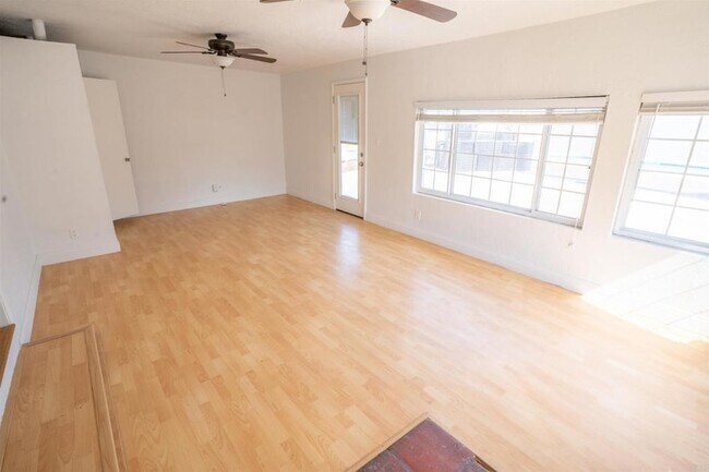 Building Photo - 164 Tremont St