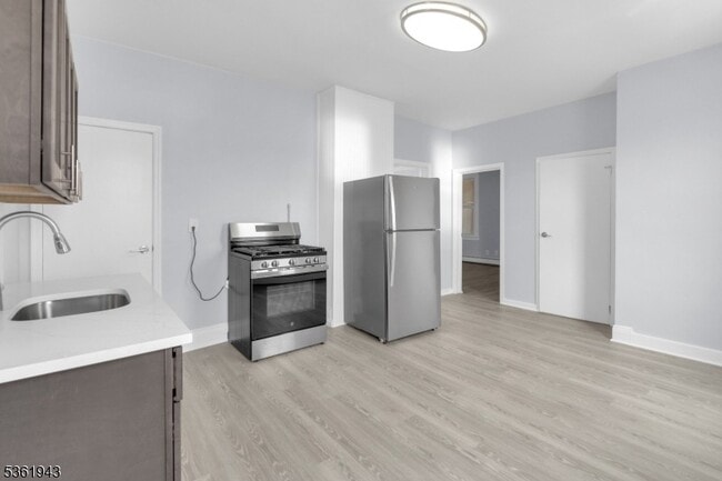 Building Photo - 215 Delaware St