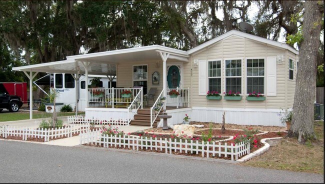 Red Oaks RV Resort - Bushnell, FL | Apartment Finder