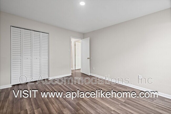 Building Photo - 13909 Falkirk Cir