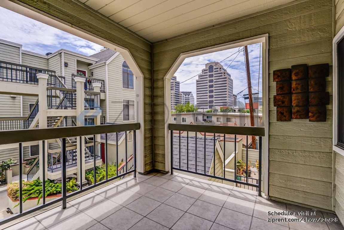 Building Photo - Unit 204