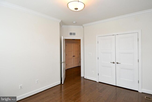 Building Photo - 13825 Estuary Pl