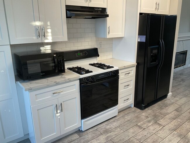 Building Photo - 1791 Kent Dr