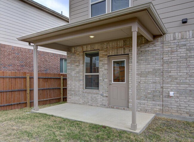 Building Photo - 424 Bristlecone Bend