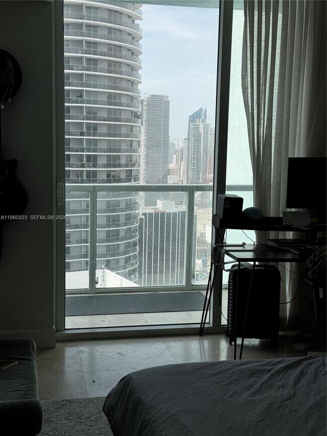 Building Photo - 1900 N Bayshore Dr