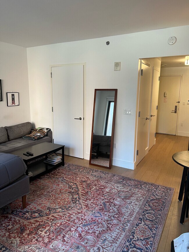 Building Photo - 145 Clinton St