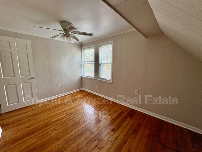 Building Photo - 605 Sackett Ave