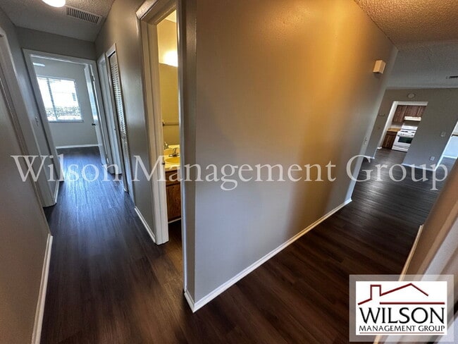 Building Photo - 321 Redwing Way