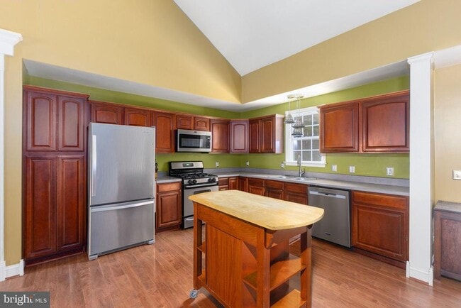 Building Photo - 8314 Myrtle Ln