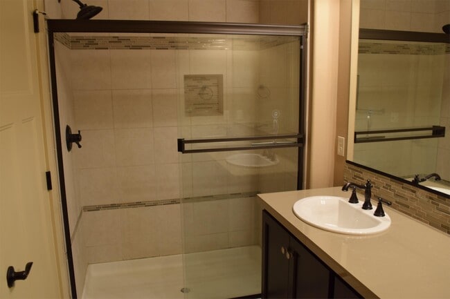 Building Photo - 14632 Catalpa Way