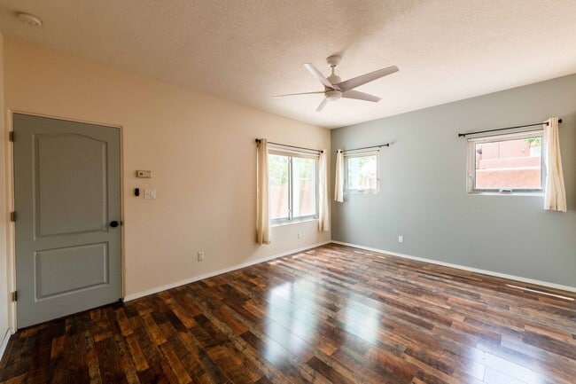 Building Photo - Beautiful Southside Adobe on Vuelta Colorada