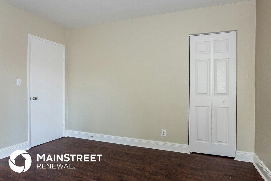 Building Photo - 410 NW 51st Ct