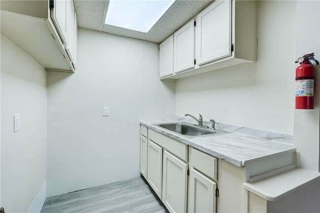 Building Photo - 266 Winton Rd