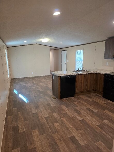 Building Photo - 27 Sam Doyle Dr