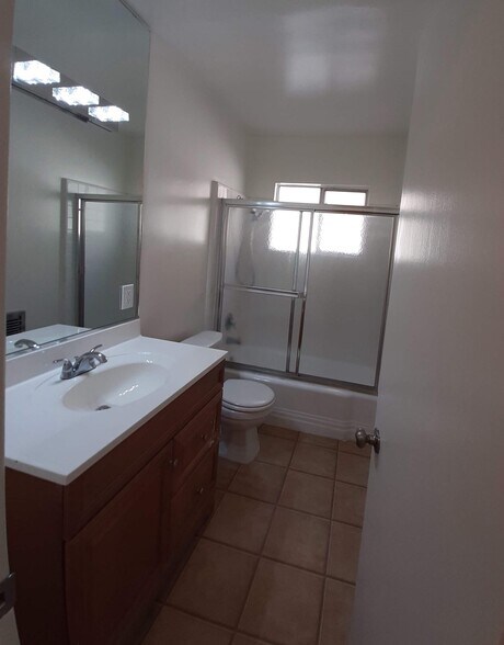 Building Photo - 14804 Dickens St