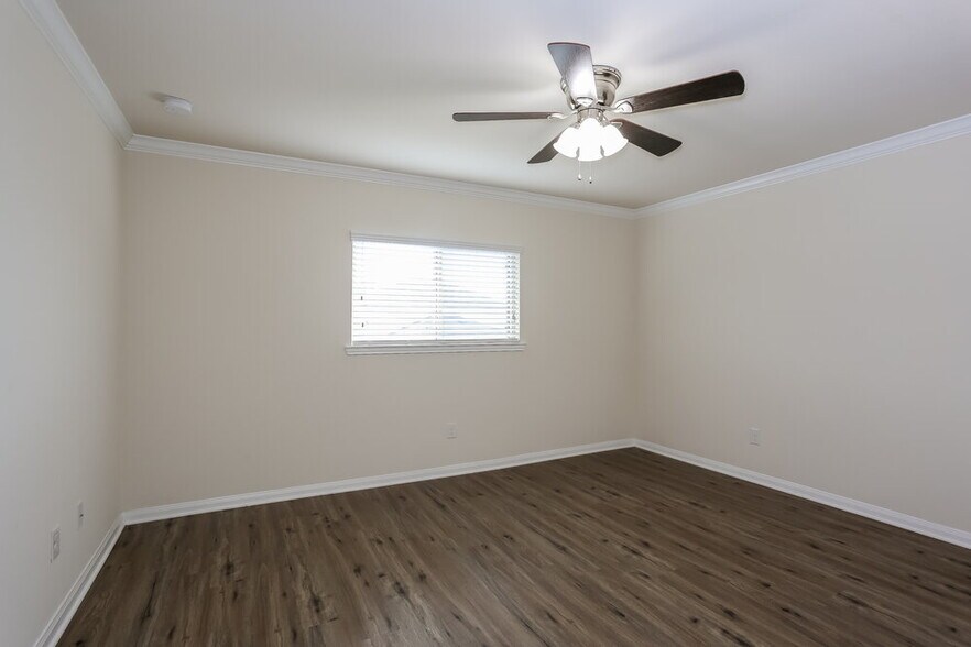 Building Photo - 13230 Chanel Dr