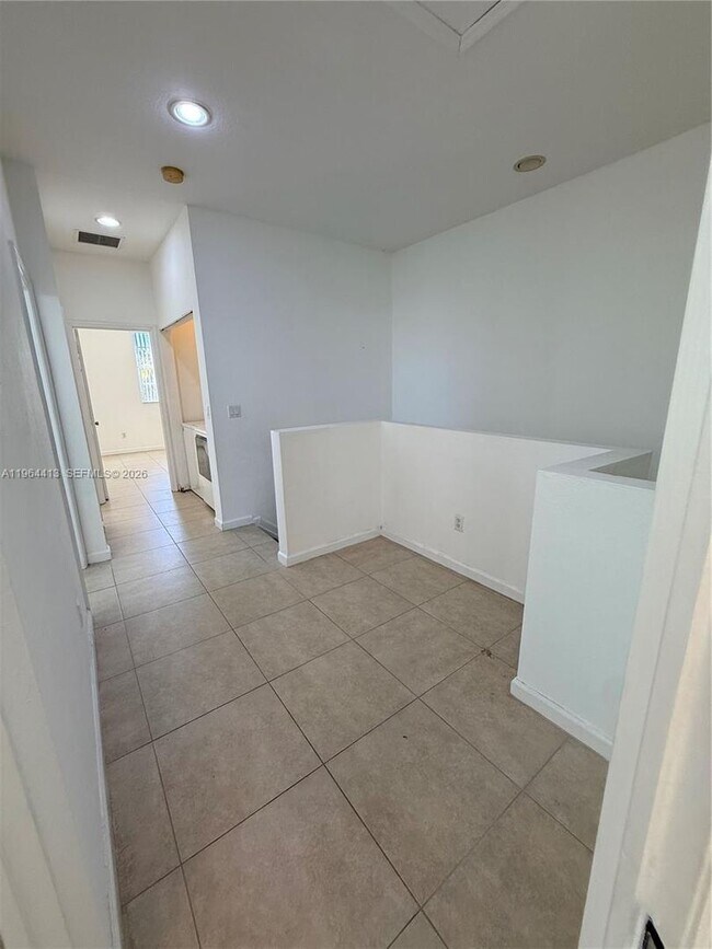 Building Photo - 2117 NE 7th St