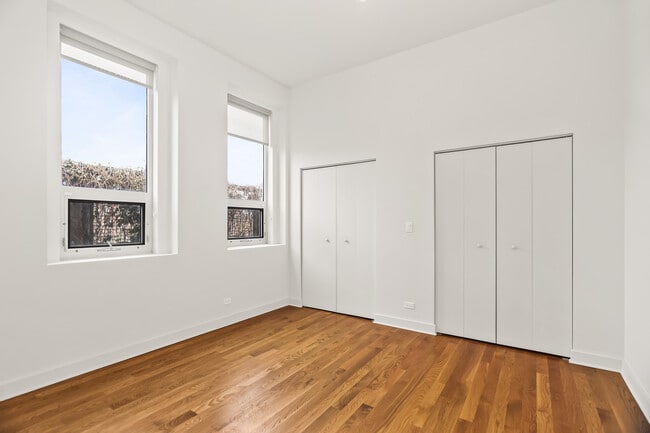 Building Photo - 1755 N Damen Ave