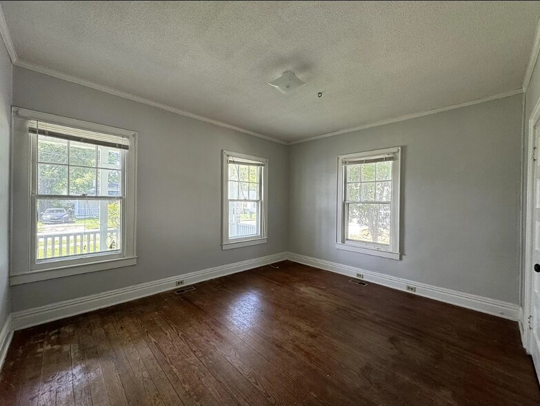 Building Photo - 311 McLeod St