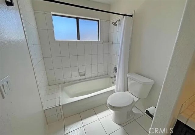 Building Photo - 10022 Reseda Blvd