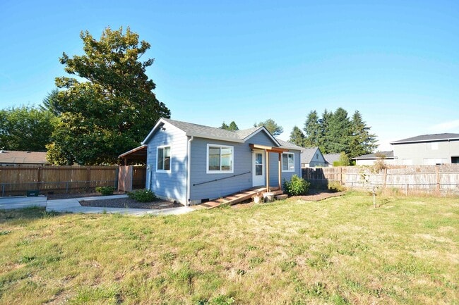 Building Photo - 2911 NE 124th Ave