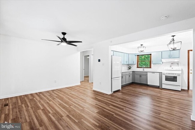 Building Photo - 65 Wades Run