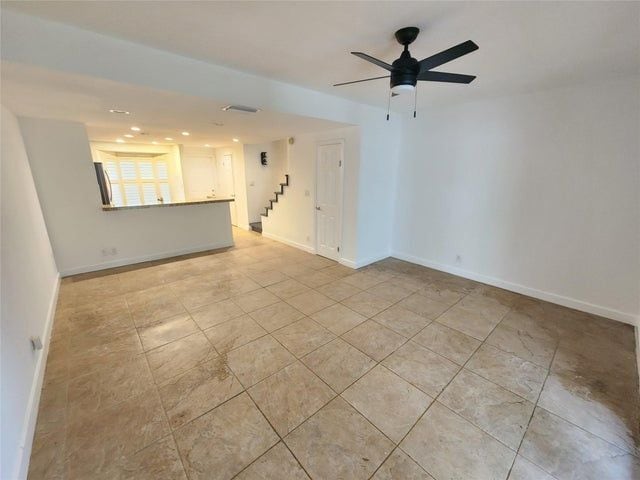 Building Photo - 1987 NE 15th Ave