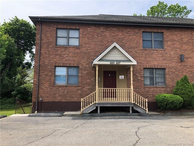 Primary Photo - 225 New Haven Ave