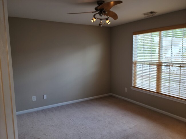Building Photo - 10240 Blakeney Preserve Dr