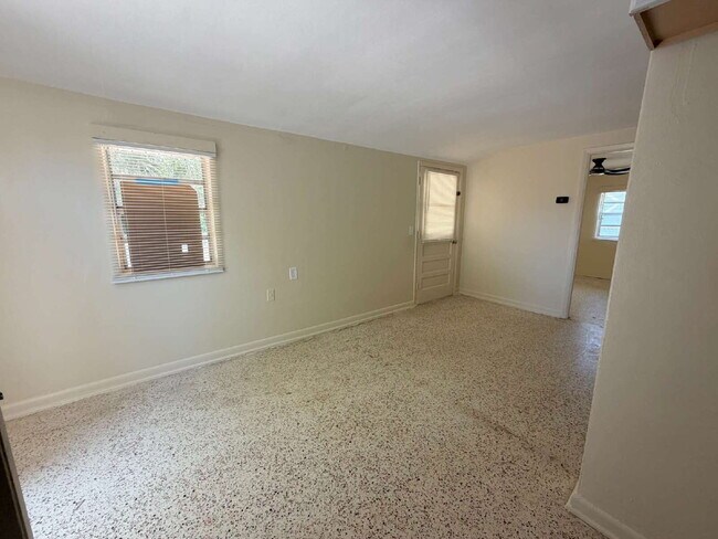 Building Photo - 5808 Olive Dr