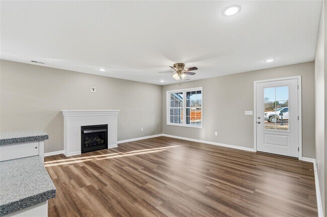 Building Photo - 15 Paislynne Ct