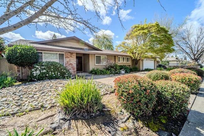 Building Photo - North Yuba City 3 bd 2 bath Home