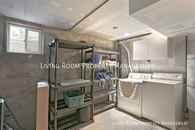 Building Photo - Bright Oversized Basement Apartment in Alb...