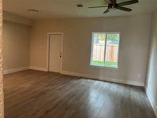 Building Photo - 5718 Harbrook Dr