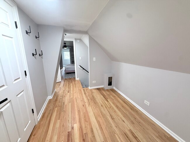 Building Photo - 3008 E 81st St