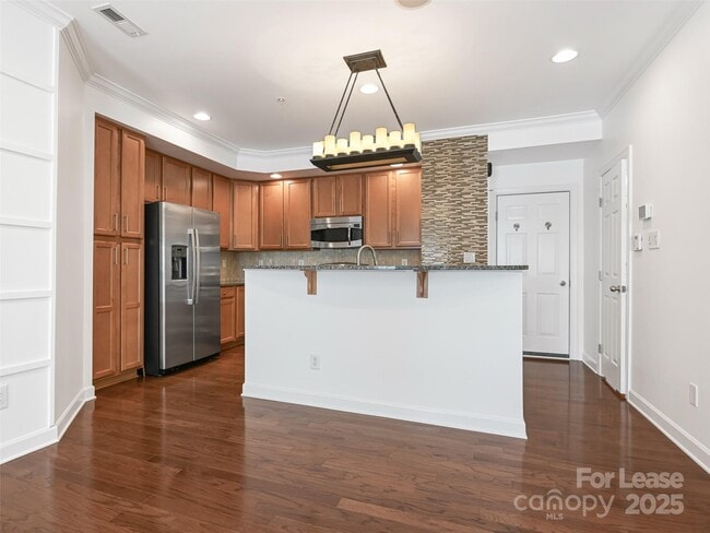 Building Photo - 1530 S Church St