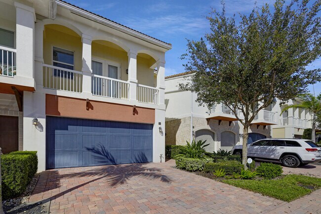 Building Photo - 100 NW 69th Cir