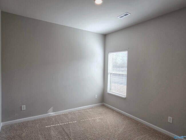 Building Photo - 117 Edensmith Dr