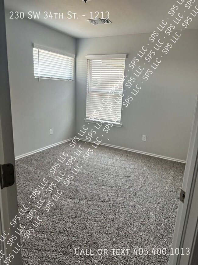 Building Photo - 230 SW 34th St