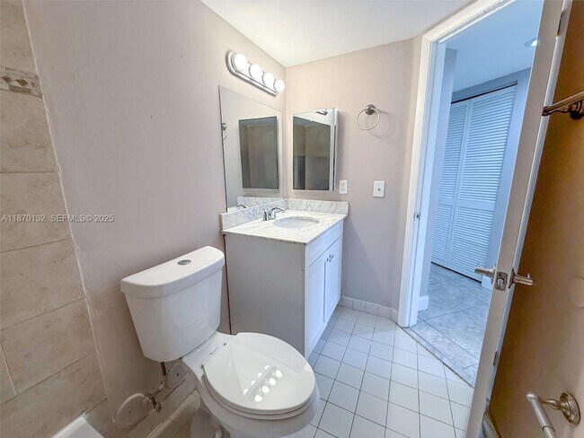 Building Photo - 8781 Wiles Rd