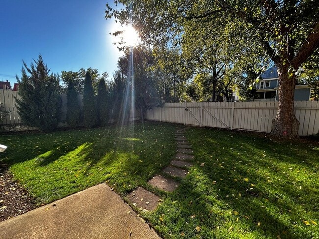 Building Photo - Cozy & Updated - 3 BR home in Old SW!