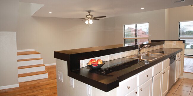 Building Photo - 6723 Eastridge Dr