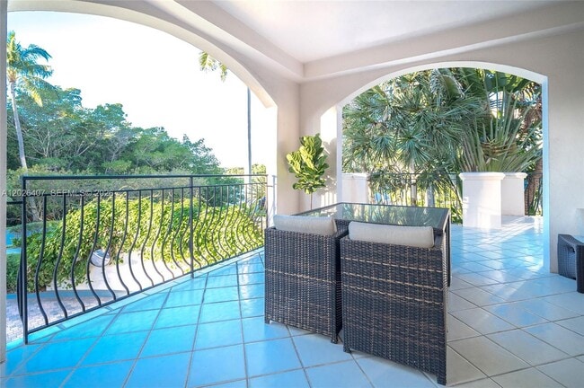 Building Photo - 19211 Fisher Island Dr