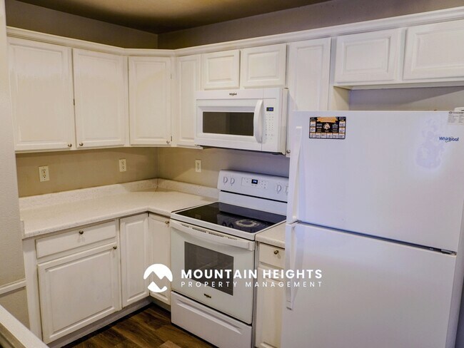 Building Photo - 26 W 7500 S