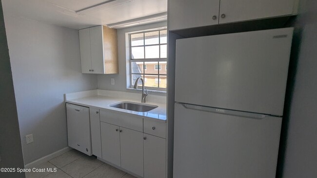 Building Photo - 281 Ulster Ln