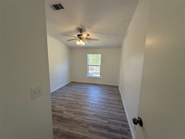 Building Photo - 10621 Parker Dr