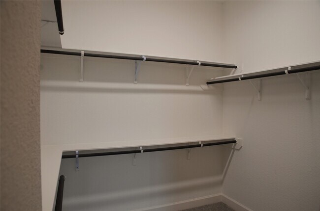 Building Photo - 23834 Pullin Market Dr
